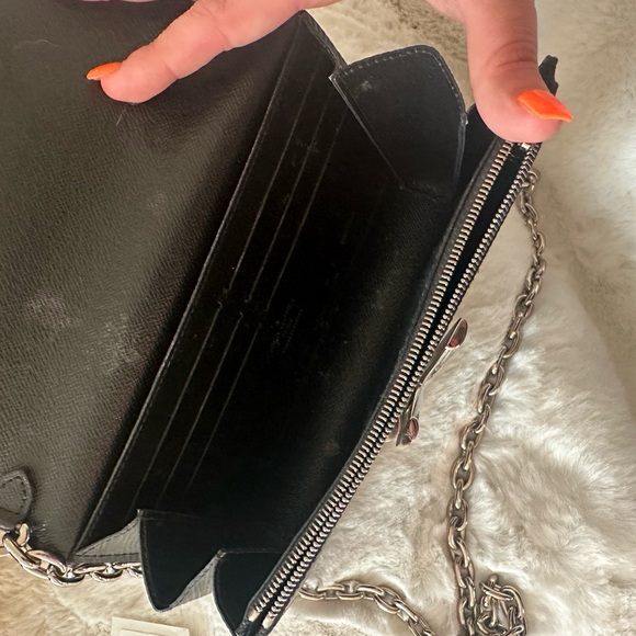 Louis Vuitton  Epi Twist Chain Wallet - Picture 8 of 12